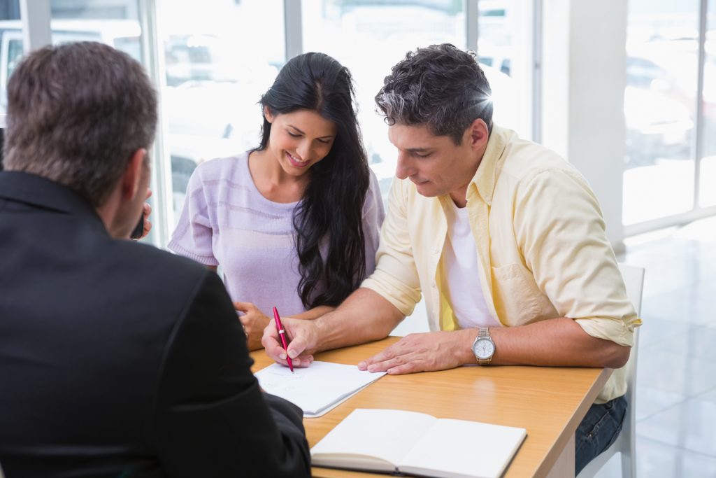 Orange County Easy Mobile Notary - Mobile Notary Anaheim 1 man signing the contract