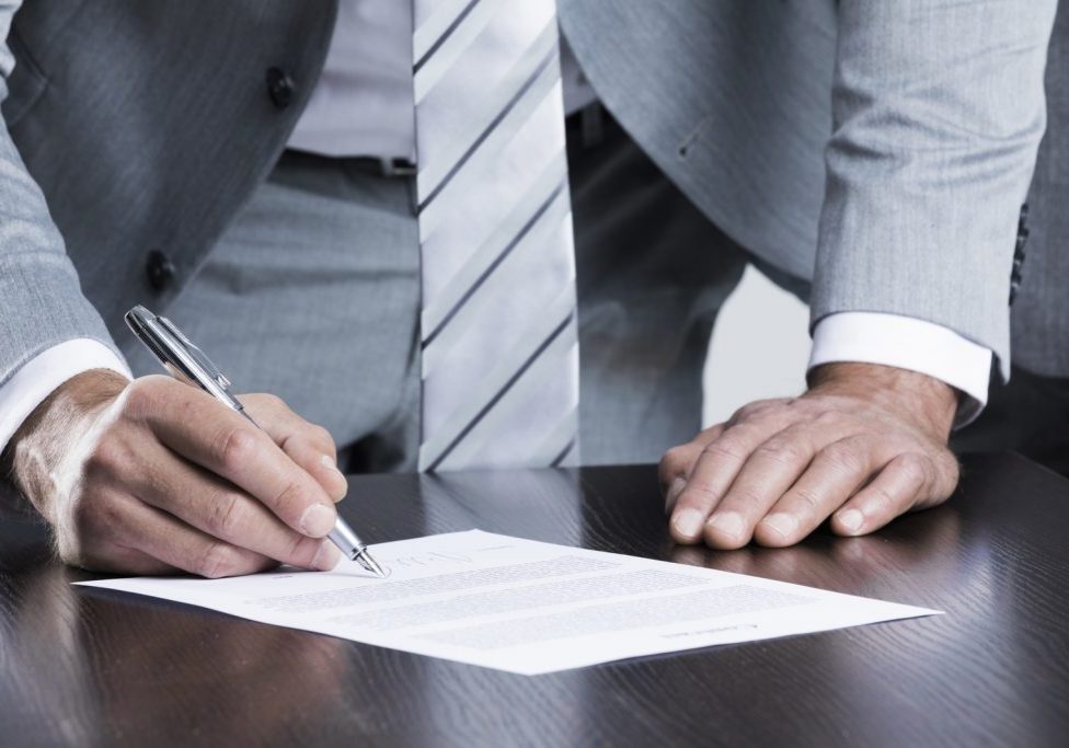 Orange County Easy Mobile Notary - Mobile Notary Fullerton 2 man signing on the paper